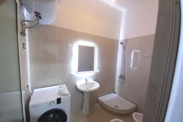 Shtepi me qera Apartament ne Tirane, 2+1, Mobilimi E mobiluar, Pagesa 400  Euro.