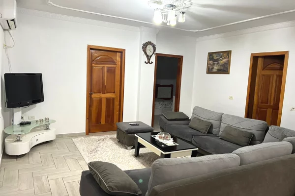 Shtepi me qera Apartament ne Tirane, 3+1, Mobilimi E mobiluar, Pagesa 430  Euro.