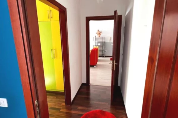 Shtepi me qera 2+1 ne Tirane - 800 Euro