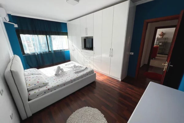 Shtepi me qera Apartament ne Tirane, 2+1, Mobilimi E mobiluar, Pagesa 800  Euro.
