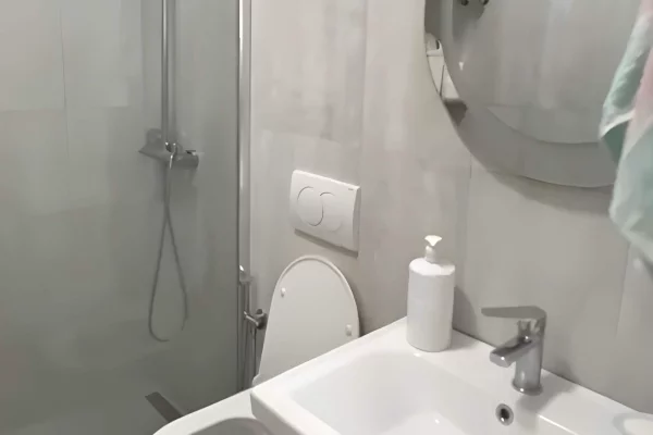 Jepet me Qira Super Apartament 1+1 – Astir ! 