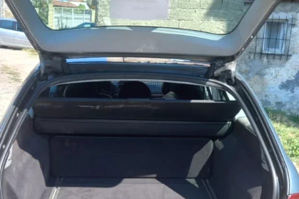 Makina ne shitje ne Tirane, Mercedes-Benz, 2003 Diesel,Kambio Automatik Pagesa 2,300  Euro.