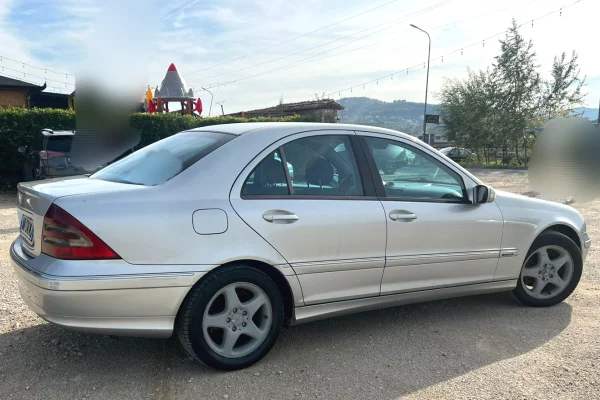 Cars for sale in Tirana, Mercedes-Benz, 2002 Diesel,Kambio Manual Payment 3,299  Euro.