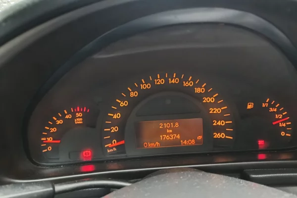 Cars for sale in Tirana, Mercedes-Benz, 2002 Diesel,Kambio Manual Payment 3,299  Euro.