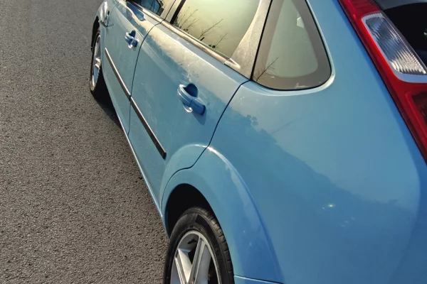 Makina ne shitje ne Tirane, Ford, 2006 Diesel,Kambio Manual Pagesa 1,000  Euro.