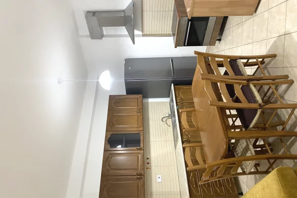 Shtepi me qera Apartament ne Tirane, 1+1, Mobilimi E mobiluar, Pagesa 45,000  Leke.