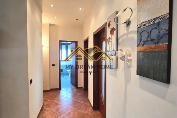 Shtepi me qera Apartament ne Durres, 2+1, Mobilimi E mobiluar, Pagesa 550  Euro.