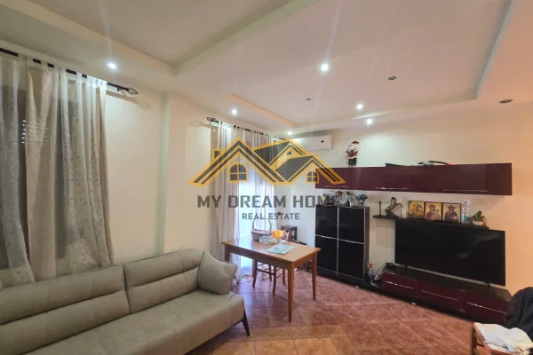 Shtepi me qera Apartament ne Durres, 2+1, Mobilimi E mobiluar, Pagesa 550  Euro.