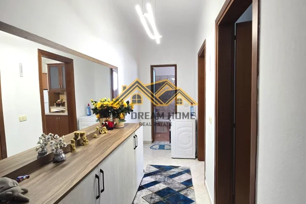 Shtepi me qera Apartament ne Durres, 2+1, Mobilimi E mobiluar, Pagesa 600  Euro.