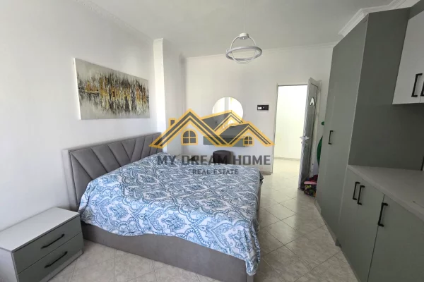 Shtepi me qera Apartament ne Durres, 2+1, Mobilimi E mobiluar, Pagesa 600  Euro.