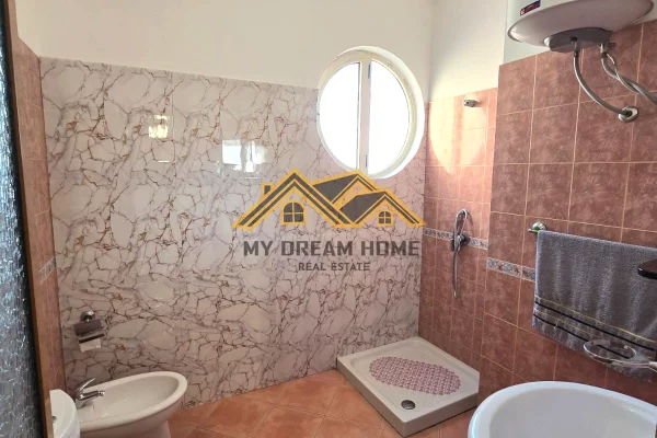 Shtepi me qera Apartament ne Durres, 2+1, Mobilimi E mobiluar, Pagesa 600  Euro.