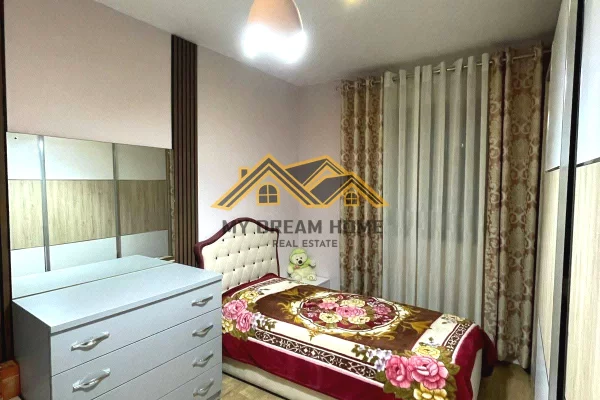 Shtepi ne shitje Apartament ne Durres, 2+1, Mobilimi E mobiluar, Pagesa 120,000  Euro.