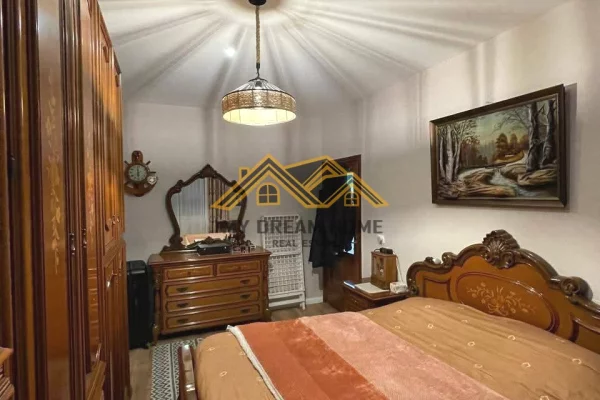 Shtepi ne shitje Apartament ne Durres, 2+1, Mobilimi E mobiluar, Pagesa 120,000  Euro.