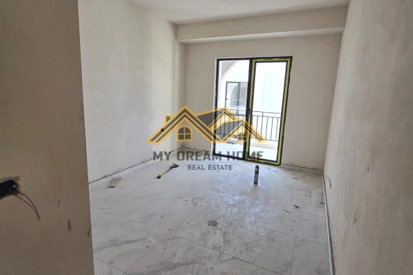 Shtepi ne shitje Apartament ne Durres, 1+1, Mobilimi E mobiluar, Pagesa 74,000  Euro.