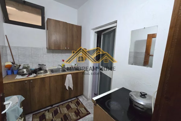 Shtepi ne shitje Shtepi Private ne Durres, 6+1, Mobilimi E mobiluar, Pagesa 270,000  Euro.