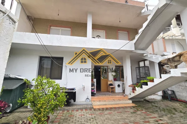 Shtepi ne shitje Shtepi Private ne Durres, 6+1, Mobilimi E mobiluar, Pagesa 270,000  Euro.