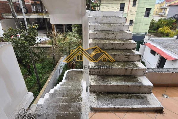 Shtepi ne shitje Shtepi Private ne Durres, 6+1, Mobilimi E mobiluar, Pagesa 270,000  Euro.