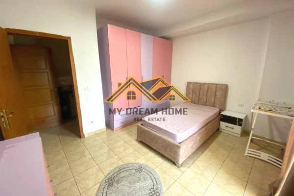 Shtepi me qera Apartament ne Durres, 2+1, Mobilimi E mobiluar, Pagesa 350  Euro.