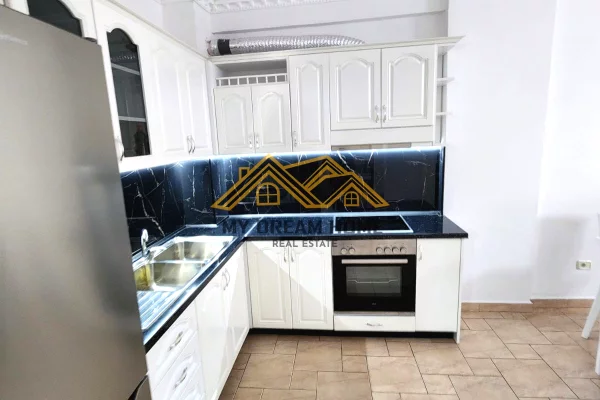 Shtepi ne shitje Apartament ne Durres, 1+1, Mobilimi E mobiluar, Pagesa 110,000  Euro.