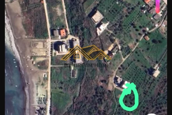 Truall ose Toke ne Durres - 120,000 Euro