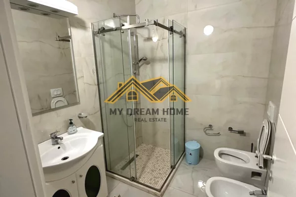 Shtepi me qera Apartament ne Durres, 2+1, Mobilimi E mobiluar, Pagesa 1,000  Euro.