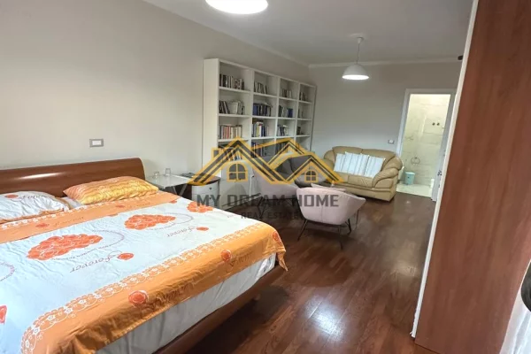 Shtepi me qera Apartament ne Durres, 2+1, Mobilimi E mobiluar, Pagesa 1,000  Euro.