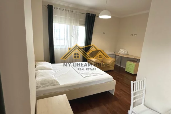 Shtepi me qera Apartament ne Durres, 2+1, Mobilimi E mobiluar, Pagesa 1,000  Euro.