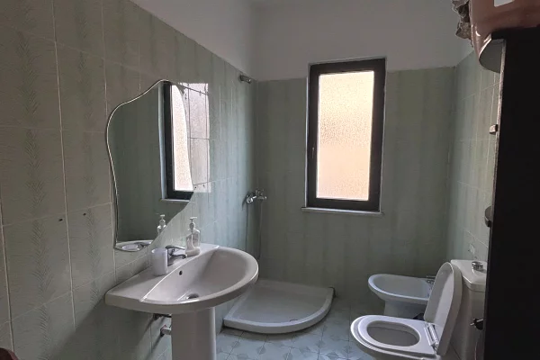 Shtepi me qera Garsoniere ne Durres - 250 Euro