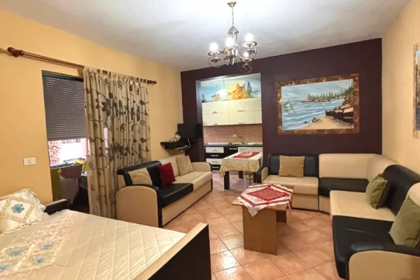 Shtepi me qera Apartament ne Durres, Garsoniere, Mobilimi E mobiluar, Pagesa 250  Euro.