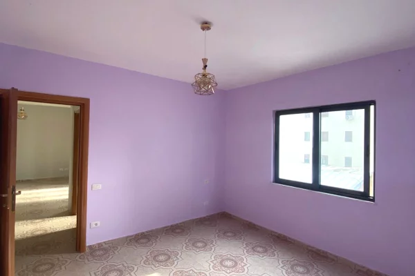 Shtepi me qera 2+1 ne Durres - 40,000 Leke