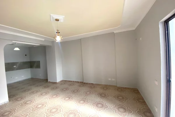 Shtepi me qera Apartament ne Durres, 2+1, Mobilimi Bosh, pa mobiluar, Pagesa 40,000  Leke.