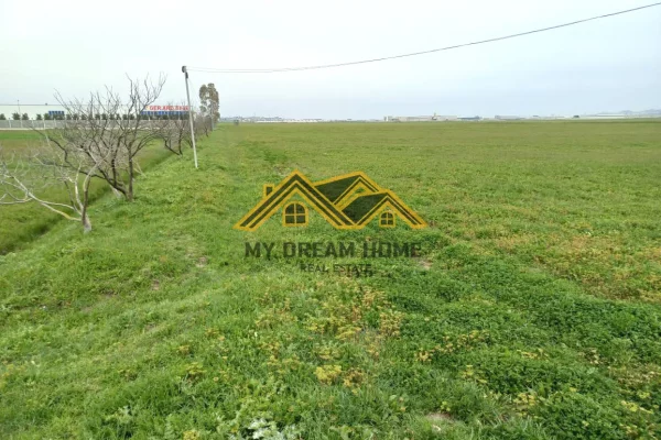 Truall ose Toke  ne Durres - 645,150 Euro