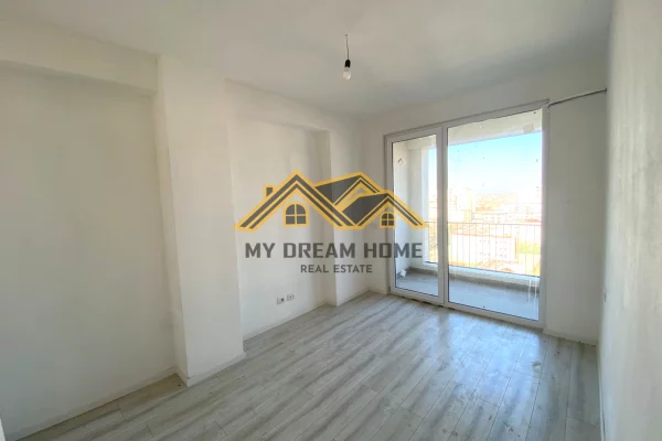 Apartment for rent in Durres 3+1, Emty