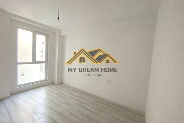 Apartment for rent in Durres 3+1, Emty