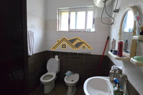 Shtepi ne shitje Shtepi Private ne Durres, 7+1, Mobilimi Pjeserisht e mobiluar, Pagesa 219,000  Euro.