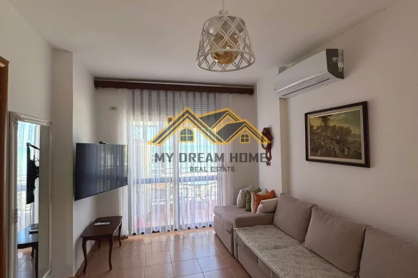 Shtepi ne shitje Apartament ne Durres, 1+1, Mobilimi E mobiluar, Pagesa 120,000  Euro.