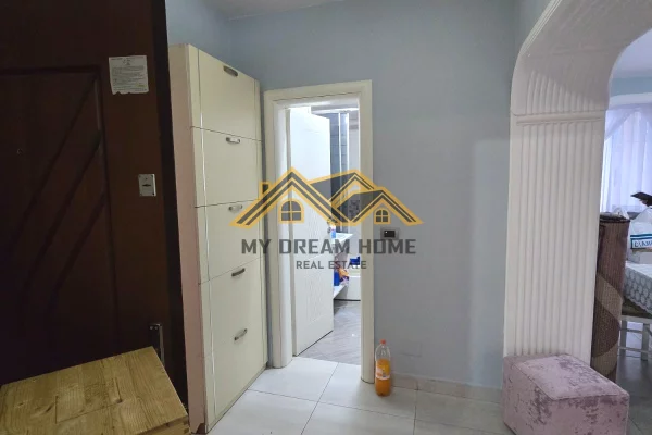 Shtepi me qera Apartament ne Durres, 2+1, Mobilimi E mobiluar, Pagesa 500  Euro.