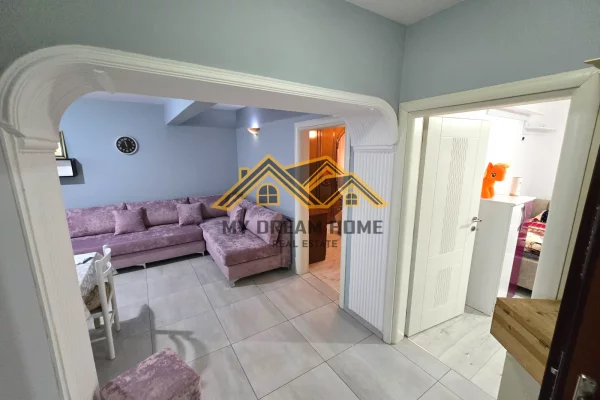 Shtepi me qera Apartament ne Durres, 2+1, Mobilimi E mobiluar, Pagesa 500  Euro.