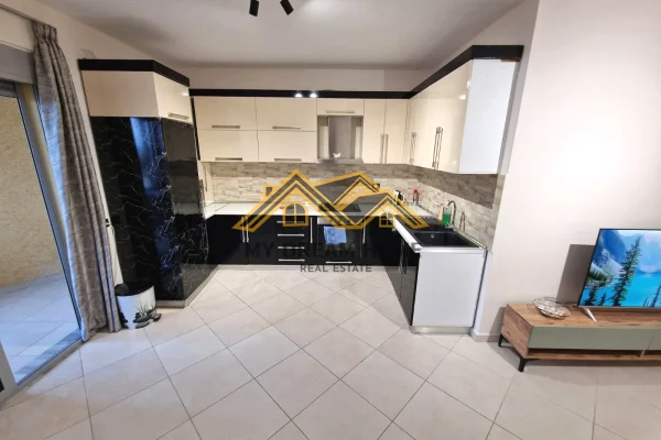 Shtepi ne shitje Apartament ne Durres, 2+1, Mobilimi E mobiluar, Pagesa 146,000  Euro.