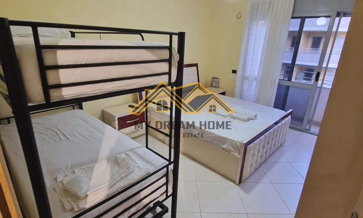 Shtepi ne shitje Apartament ne Durres, 2+1, Mobilimi E mobiluar, Pagesa 146,000  Euro.