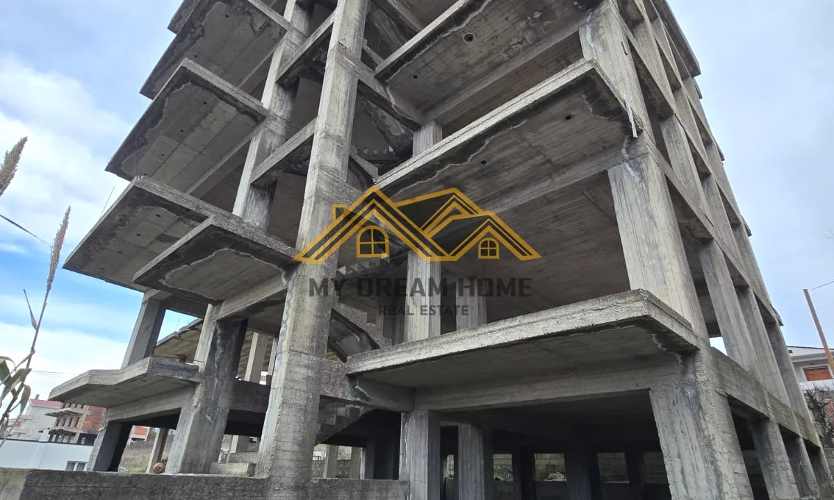 Shtepi ne shitje Shtepi Private ne Durres, 3+1, Mobilimi Bosh, pa mobiluar, Pagesa 160,000  Euro.