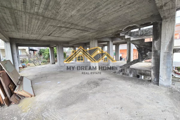 Shtepi ne shitje Shtepi Private ne Durres, 3+1, Mobilimi Bosh, pa mobiluar, Pagesa 160,000  Euro.