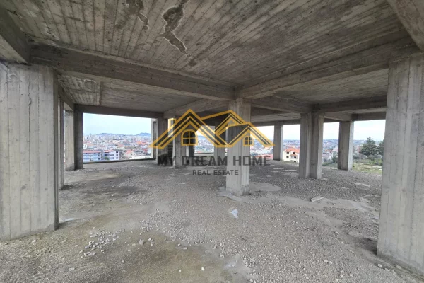 Shtepi ne shitje Shtepi Private ne Durres, 3+1, Mobilimi Bosh, pa mobiluar, Pagesa 160,000  Euro.