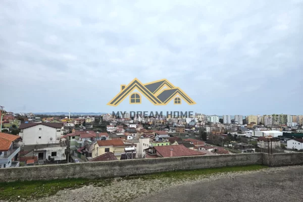 Shtepi ne shitje Shtepi Private ne Durres, 3+1, Mobilimi Bosh, pa mobiluar, Pagesa 160,000  Euro.