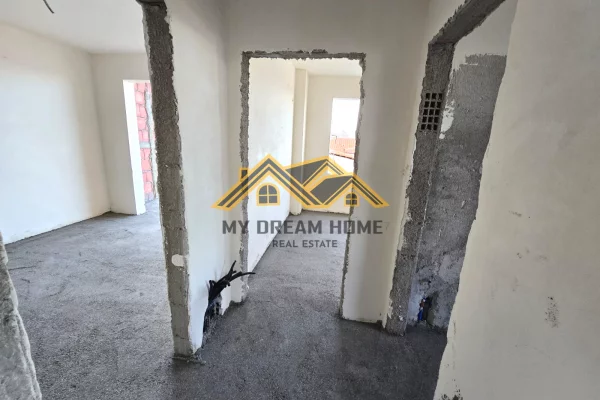 Apartment for sale in Durres 2+1, Emty