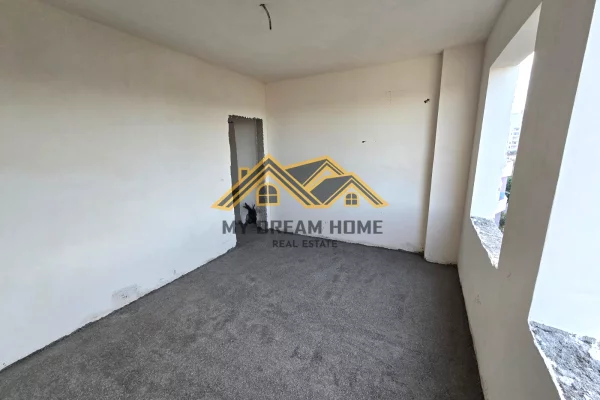 Apartment for sale in Durres 2+1, Emty