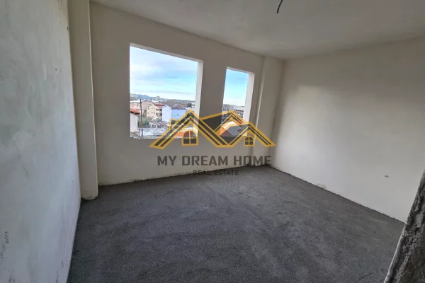 Apartment for sale in Durres 2+1, Emty