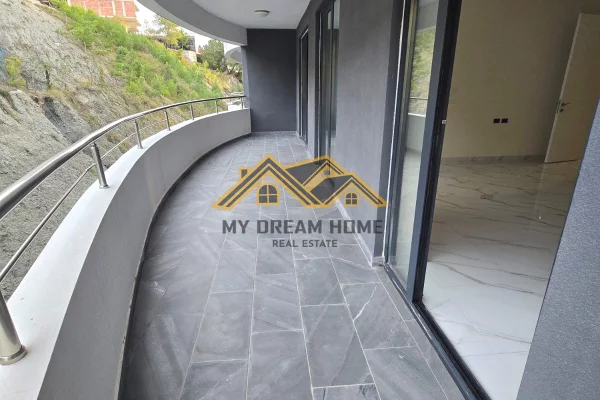 Shtepi ne shitje Apartament ne Durres, 2+1, Mobilimi Bosh, pa mobiluar, Pagesa 345,000  Euro.