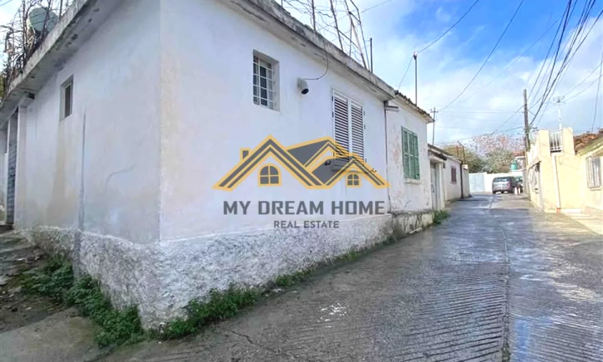 Shtepi ne shitje Shtepi Private ne Durres, 2+1, Mobilimi Pjeserisht e mobiluar, Pagesa 110,000  Euro.