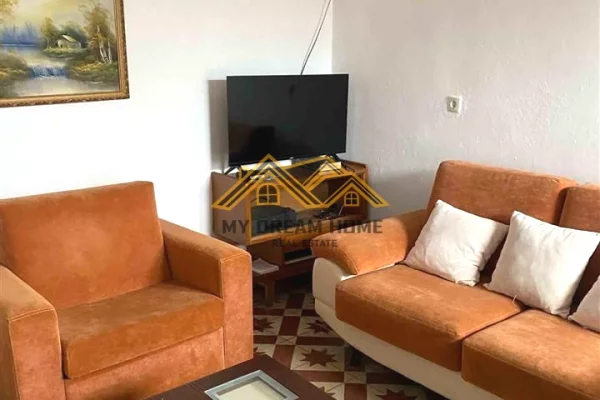 Shtepi ne shitje Shtepi Private ne Durres, 2+1, Mobilimi Pjeserisht e mobiluar, Pagesa 110,000  Euro.